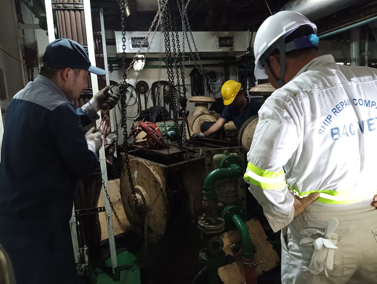 Ship repair in Vietnam - Maintenance generator service