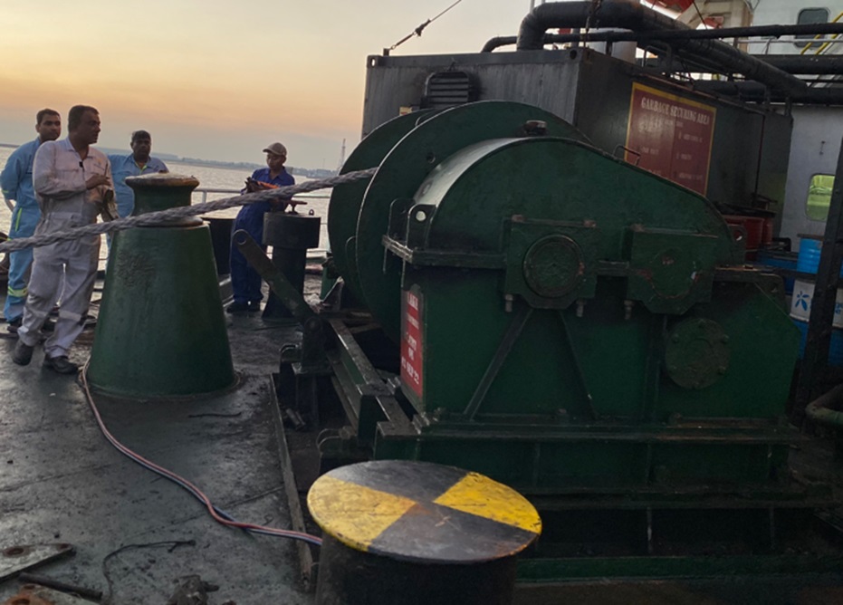 Mooring winch overhaul in Lach Huyen Port - HP VN.
