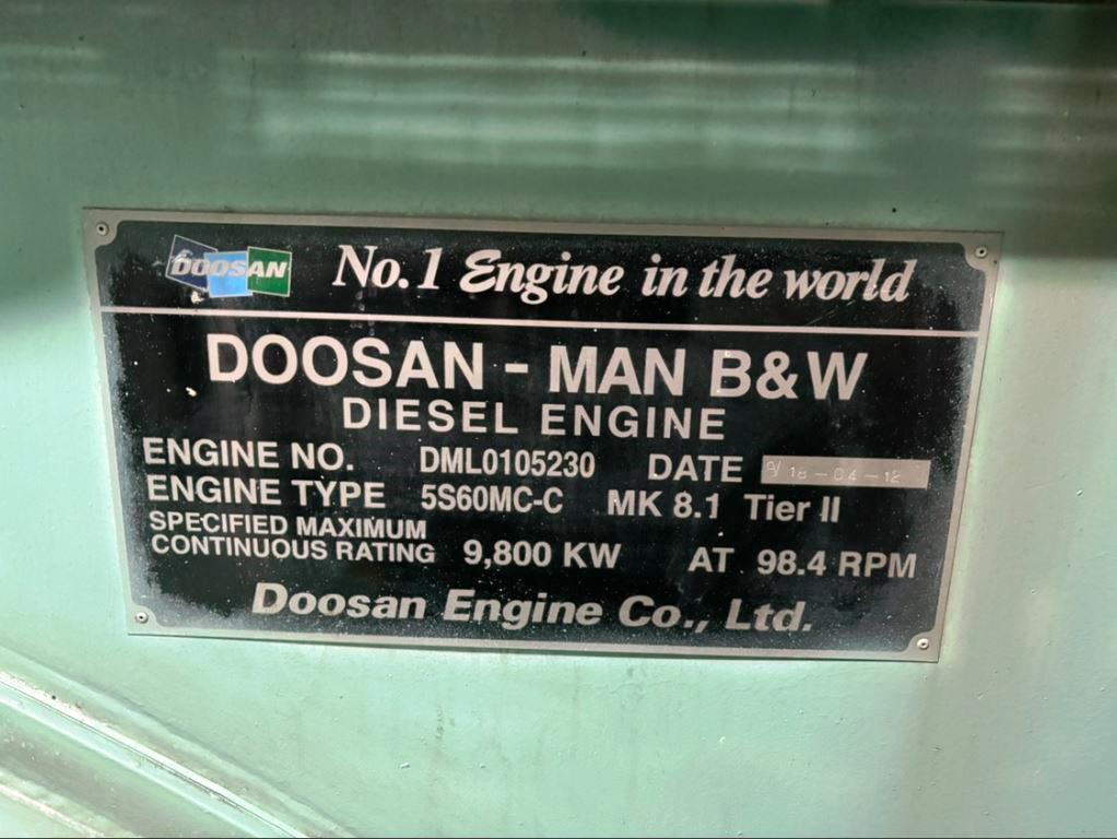 OVERHAUL MAIN ENGINE MAN B&W 5S60MC AT CAM PHA ANCHOARGE