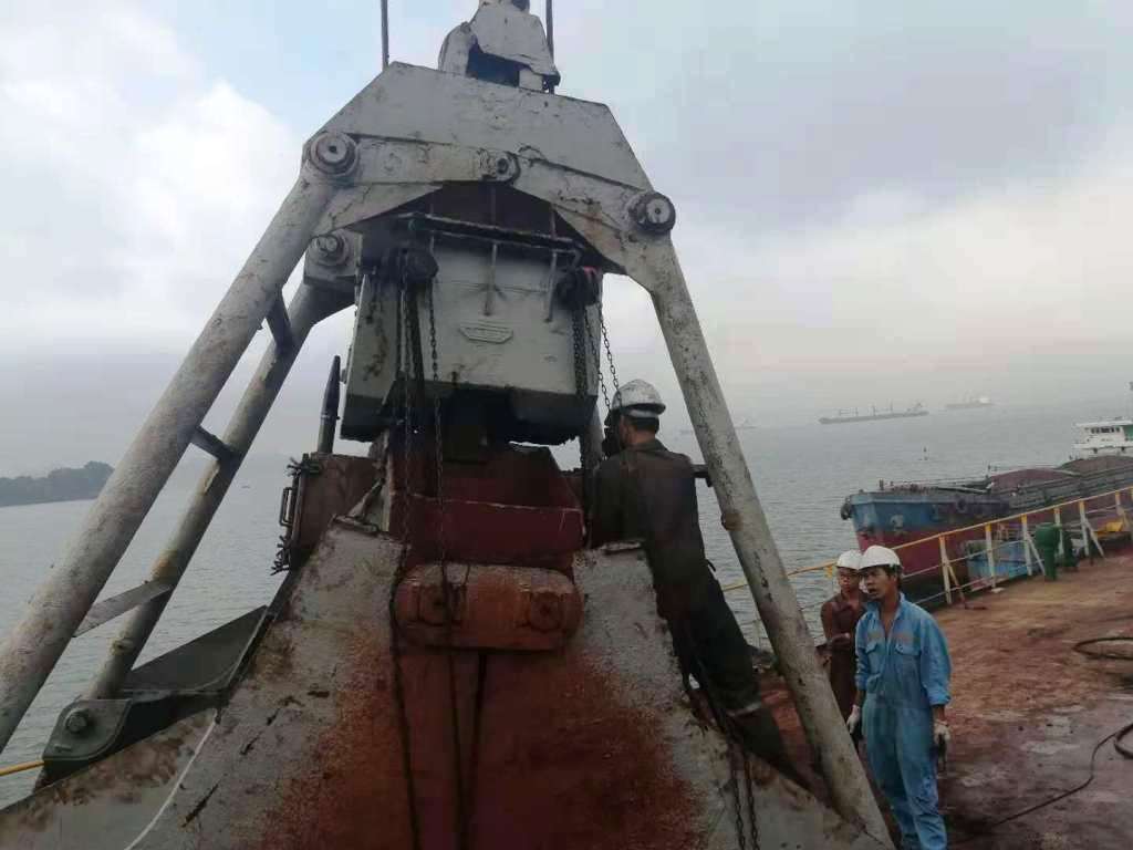 Repair  Marine Grab in Vietnam